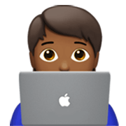 🧑🏾‍💻 Emoji Tecnólogo: Tono De Piel Oscuro Medio en Apple iOS 17.4.