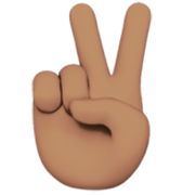 ✌🏽 Emoji Mão Em V De Vitória: Pele Morena na Apple iOS 17.4.
