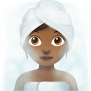 Frau in Dampfsauna: mitteldunkle Hautfarbe Apple iOS 17.4.