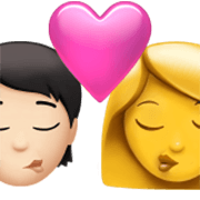 🧑🏻‍❤️‍💋‍👩 Emoji sich küssendes Paar: Person, Frau, helle Hautfarbe, Kein Hautton Apple iOS 17.4.