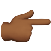 👉🏾 Emoji Dorso Da Mão Com Dedo Indicador Apontando Para A Direita: Pele Morena Escura na Apple iOS 17.4.