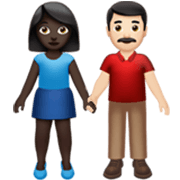 Emoji 👩🏿‍🤝‍👨🏻 Uomo E Donna Che Si Tengono Per Mano: Carnagione Scura E Carnagione Chiara su Apple iOS 17.4.