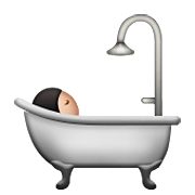 🛀🏻 Emoji Pessoa Tomando Banho: Pele Clara na Apple iOS 8.3.