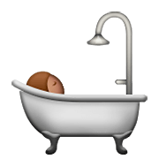 Emoji 🛀🏽 Persona Che Fa Il Bagno: Carnagione Olivastra su Apple iOS 8.3.