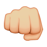 👊🏼 Emoji Puño Cerrado: Tono De Piel Claro Medio en Apple iOS 8.3.