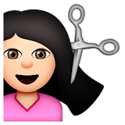 Émoji 💇🏻 Personne Qui Se Fait Couper Les Cheveux : Peau Claire sur Apple iOS 8.3.