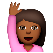🙋🏾 Emoji Persona Con La Mano Levantada: Tono De Piel Oscuro Medio en Apple iOS 8.3.