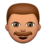 Emoji 👨🏽 Uomo: Carnagione Olivastra su Apple iOS 8.3.