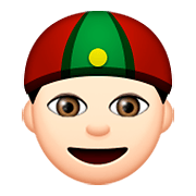 👲🏻 Emoji Homem De Boné: Pele Clara na Apple iOS 8.3.