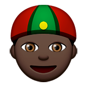 👲🏿 Emoji Mann mit chinesischem Hut: dunkle Hautfarbe Apple iOS 8.3.