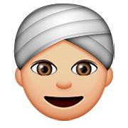 👳🏼 Emoji Persona Con Turbante: Tono De Piel Claro Medio en Apple iOS 8.3.
