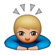 Emoji 🙇🏼 Persona Che Fa Un Inchino Profondo: Carnagione Abbastanza Chiara su Apple iOS 8.3.