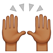 Emoji 🙌🏾 Mani Alzate: Carnagione Abbastanza Scura su Apple iOS 8.3.