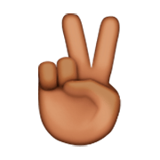 ✌🏾 Emoji Victory-Geste: mitteldunkle Hautfarbe Apple iOS 8.3.