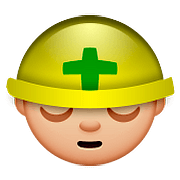 👷🏼 Emoji Trabalhador De Construção Civil: Pele Morena Clara na Apple iOS 9.0.