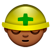 👷🏾 Emoji Trabalhador De Construção Civil: Pele Morena Escura na Apple iOS 9.0.