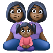 Emoji 👩🏿‍👩🏿‍👧🏿 Famiglia - Donna, Donna, Bambina: Carnagione Scura su Facebook 13.1.