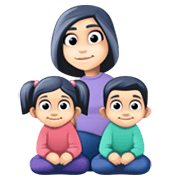 👩🏻‍👧🏻‍👦🏻 Emoji Familie - Frau, Mädchen, Junge: helle Hautfarbe Facebook 13.1.