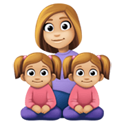 👩🏼‍👧🏼‍👧🏼 Emoji Familie - Frau, Mädchen, Mädchen: mittelhelle Hautfarbe Facebook 13.1.