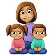 👩🏽‍👧🏽‍👦🏽 Emoji Familie - Frau, Mädchen, Junge: mittlere Hautfarbe Facebook 13.1.