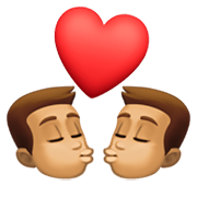 👨🏽‍❤️‍💋‍👨🏽 Emoji sich küssendes Paar - Mann: mittlere Hautfarbe, Mann: mittlere Hautfarbe Facebook 13.1.