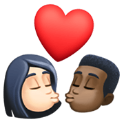 Emoji 👩🏻‍❤️‍💋‍👨🏿 Bacio Tra Coppia - Donna: Carnagione Chiara, Uomo: Carnagione Scura su Facebook 13.1.