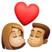 👩🏼‍❤️‍💋‍👨🏽 Emoji sich küssendes Paar - Frau: mittelhelle Hautfarbe, Mann: mittlere Hautfarbe Facebook 13.1.