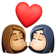 👩🏽‍❤️‍💋‍👩🏻 Emoji sich küssendes Paar - Frau: mittlere Hautfarbe, Frau: helle Hautfarbe Facebook 13.1.