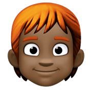 🧑🏿‍🦰 Emoji Erwachsener: dunkle Hautfarbe, rotes Haar Facebook 13.1.