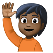 🙋🏿 Emoji Pessoa Levantando A Mão: Pele Escura na Facebook 13.1.