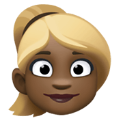 👱🏿‍♀️ Emoji Frau: dunkle Hautfarbe, blond Facebook 13.1.