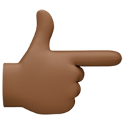 👉🏿 Emoji Dorso De Mano Con índice A La Derecha: Tono De Piel Oscuro en Facebook 14.0.
