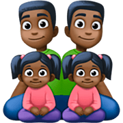 👨🏿‍👨🏿‍👧🏿‍👧🏿 Emoji Família - Homem, Homem, Menina, Menina: Pele Escura na Facebook 14.0.