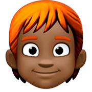 🧑🏿‍🦰 Emoji Erwachsener: dunkle Hautfarbe, rotes Haar Facebook 14.0.