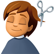 💇🏽 Emoji Persona Cortándose El Pelo: Tono De Piel Medio en Facebook 14.0.