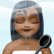 🧖🏿‍♀️ Emoji Mujer En Una Sauna: Tono De Piel Oscuro en Facebook 14.0.