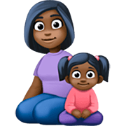 Emoji 👩🏿‍👧🏿 Famiglia - Donna, Bambina: Carnagione Scura su Facebook 15.0.