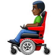 👨🏿‍🦼 Emoji Homem Em Cadeira De Rodas Motorizada: Pele Escura na Facebook 15.0.