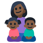 👩🏿‍👧🏿‍👦🏿 Emoji Família - Mulher, Menina, Menino: Pele Escura na Facebook 3.0.