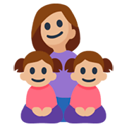 Emoji 👩🏼‍👧🏼‍👧🏼 Famiglia - Donna, Bambina, Bambina: Carnagione Abbastanza Chiara su Facebook 3.0.