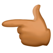 👈🏾 Emoji Dorso Da Mão Com Dedo Indicador Apontando Para A Esquerda: Pele Morena Escura na Facebook 3.0.