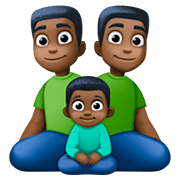 👨🏿‍👨🏿‍👦🏿 Emoji Família - Homem, Homem, Menino: Pele Escura na Facebook 4.0.