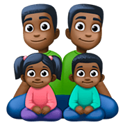 👨🏿‍👨🏿‍👧🏿‍👦🏿 Emoji Familia - Hombre, Hombre, Niña, Niño: Tono De Piel Oscuro en Facebook 4.0.