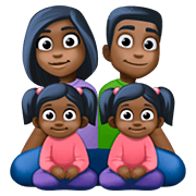 👨🏿‍👩🏿‍👧🏿‍👧🏿 Emoji Familia - Hombre, Mujer, Niña, Niña: Tono De Piel Oscuro en Facebook 4.0.