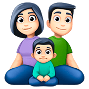 👨🏻‍👩🏻‍👦🏻 Emoji Familie - Mann, Frau, Junge: helle Hautfarbe Facebook 4.0.