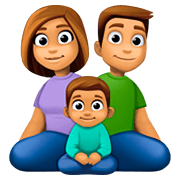 👨🏽‍👩🏽‍👦🏽 Emoji Familia - Hombre, Mujer, Niño: Tono De Piel Medio en Facebook 4.0.
