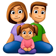 Emoji 👨🏽‍👩🏽‍👧🏽 Famiglia - Uomo, Donna, Bambina: Carnagione Olivastra su Facebook 4.0.