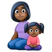Emoji 👩🏿‍👧🏿 Famiglia - Donna, Bambina: Carnagione Scura su Facebook 4.0.