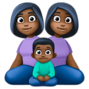 Emoji 👩🏿‍👩🏿‍👦🏿 Famiglia - Donna, Donna, Bambino: Carnagione Scura su Facebook 4.0.