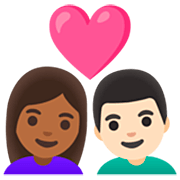 👩🏾‍❤️‍👨🏻 Emoji Casal Apaixonado - Mulher: Pele Morena Escura, Homem: Pele Clara na Google 15.0.